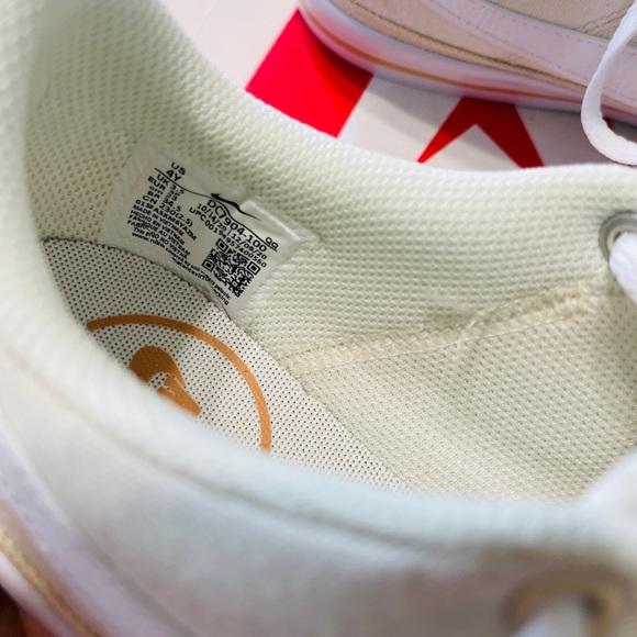 Nike shoes size 4 - Picture 6 of 7